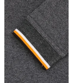 Antracietkleurige polo voor jongens met Santiago-logo op de rug