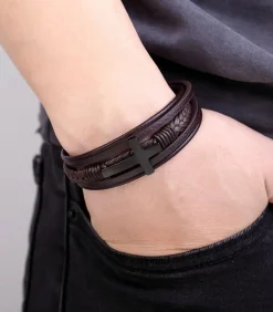 Armband Heren - Bruin Leer met Zwart Kruis - 23cm