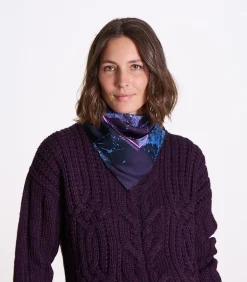 Blauw en paars bedrukt zijden vierkant