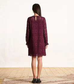 Bordeaux korte jurk van kant met lange mouwen