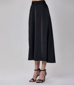 Brede riem uitlopende rok