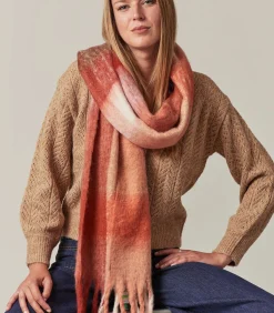 CHARDA - Grote geruite sjaal met volumineuze franjes