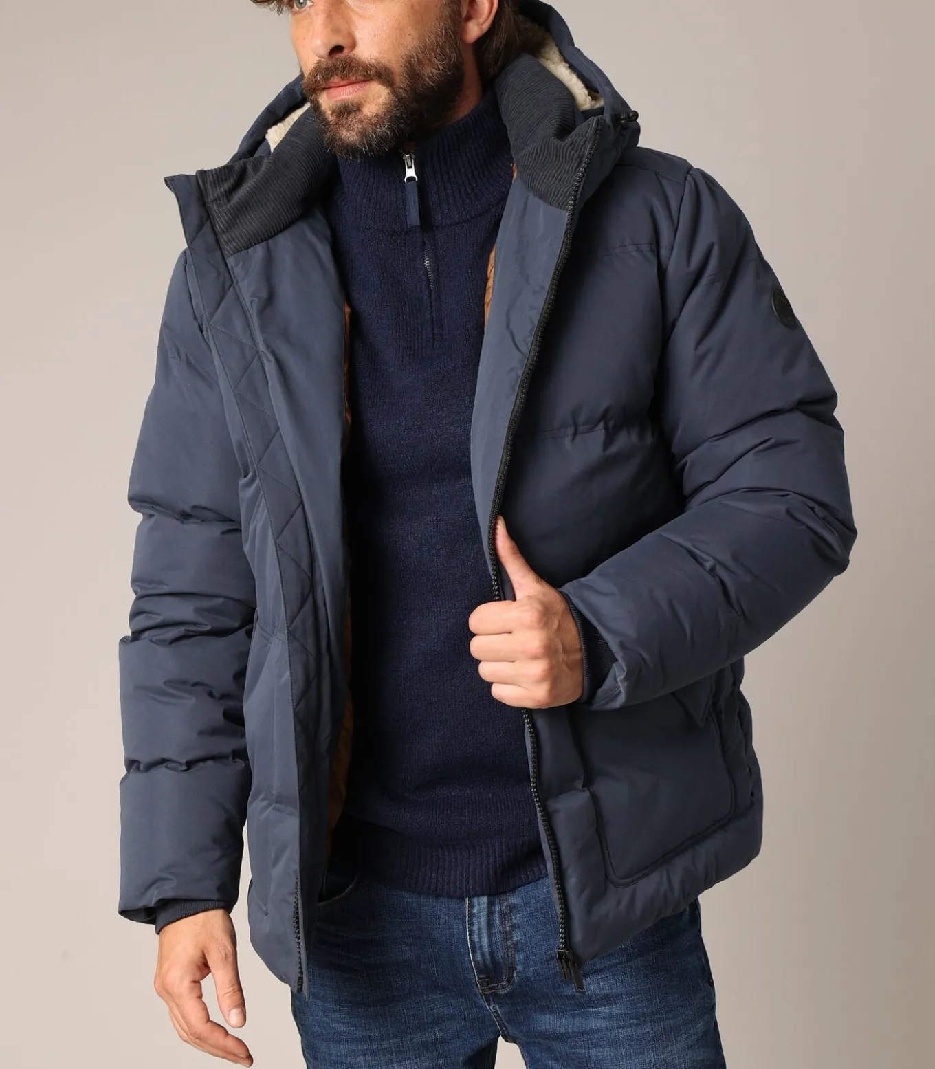 CHICAGO - Gewatteerde donsjas met capuchon, stedelijke en comfortabele stijl