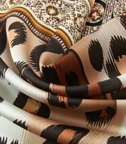 Grote vierkante zijden sjaal Original Leopard Zoé