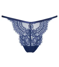 Hoog uitgesneden string Mabel