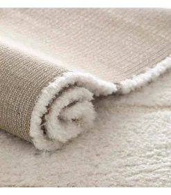 Hoogpolig vloerkleed met ecru geometrisch patroon 120 x 170 cm