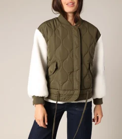 JAYLINA - Tweekleurige gewatteerde jas met sherpa-effect mouwen