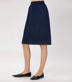 Korte broek van katoenen kant met oogjes