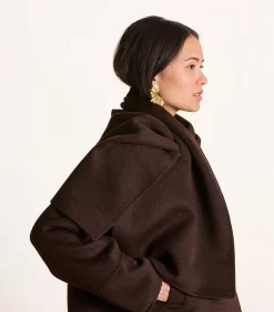 Korte bruine wollen jas met afneembare sjaal