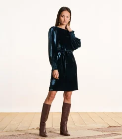 Korte jurk van petrolblauwe fluweel met lange mouwen
