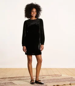 Korte jurk van zwarte fluweel met borduurwerk