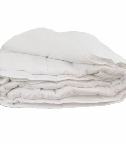 Lichtgewicht synthetisch zomerdekbed in wit polyester 240x260 cm
