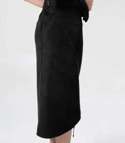 Plooiende rok met split en vetersluiting middenvoor