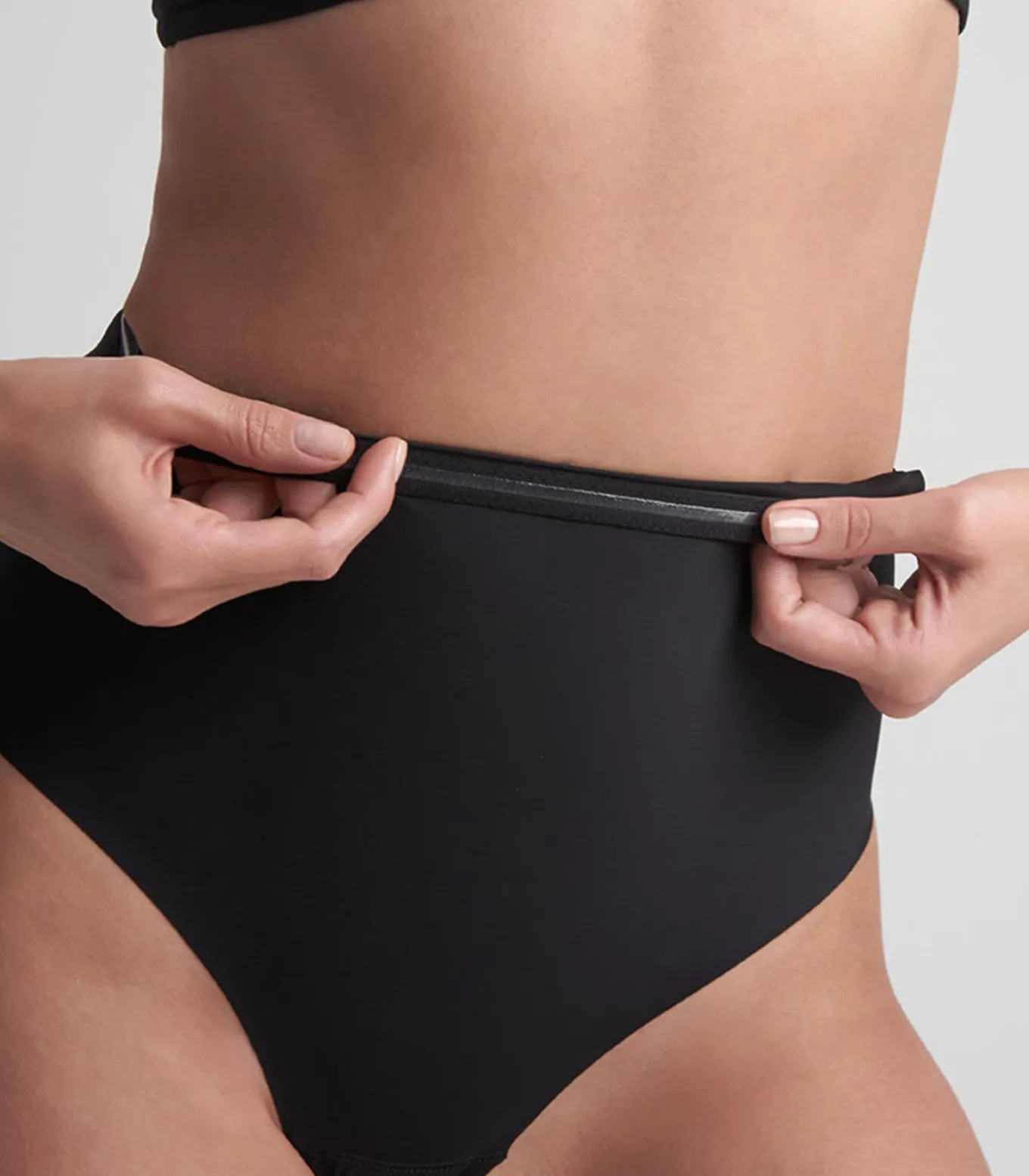 Sculpting Mid-Taille String