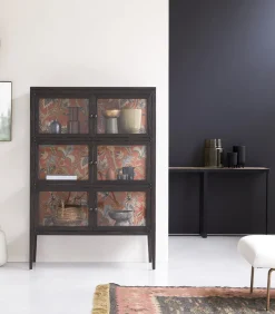 Tana - Vitrinekast van iepenhout