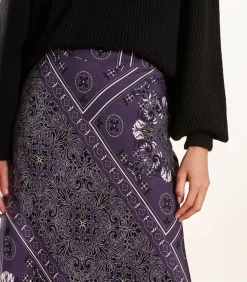 Vloeiende rok in pruimkleurige twill met sjaalprint