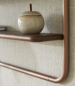 Wandrek met spiegel in notenhout en messing Félicie