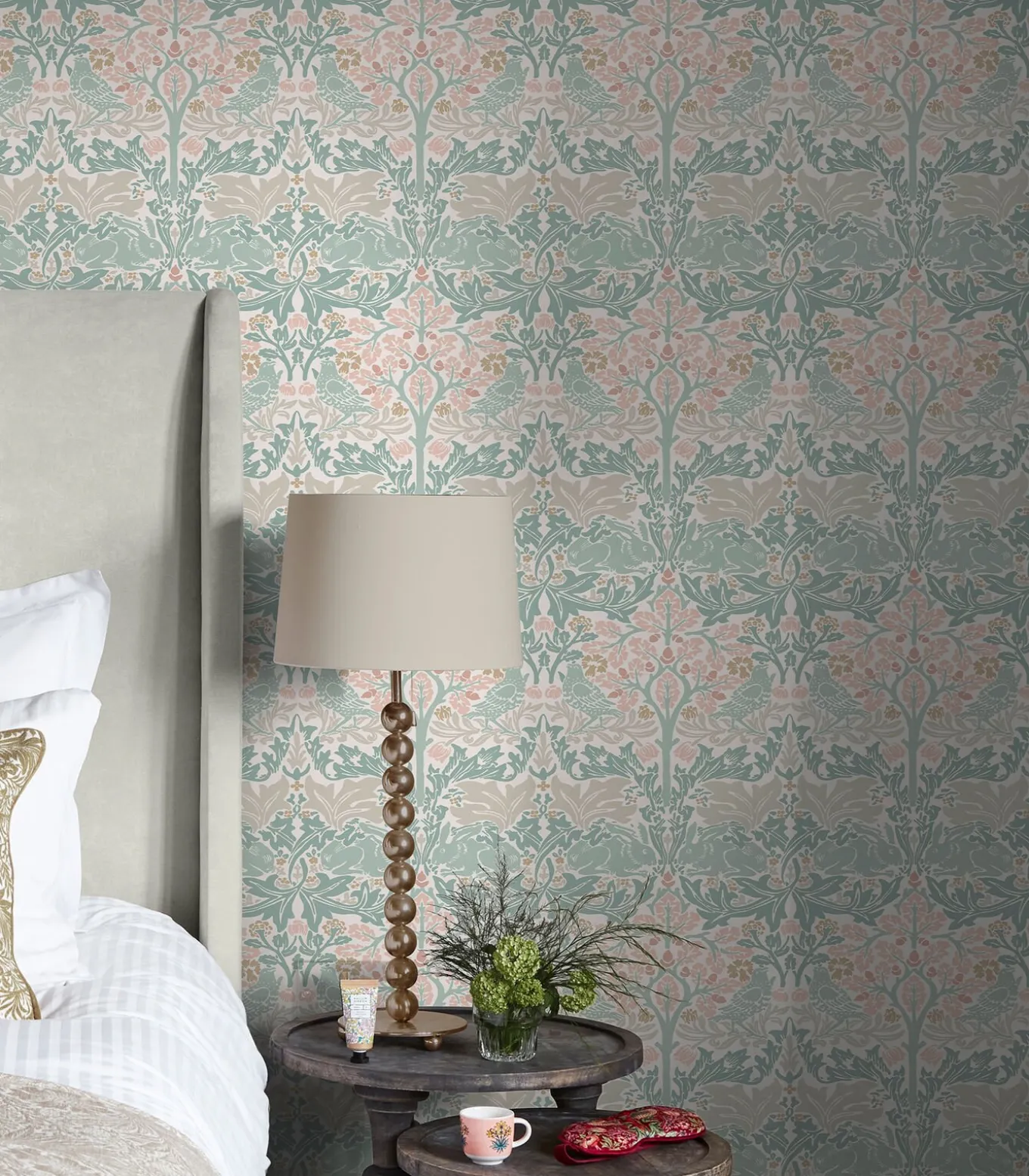 William Morris at Home Vliesbehang - Brother Rabbit Lullaby Blues - 1000x52