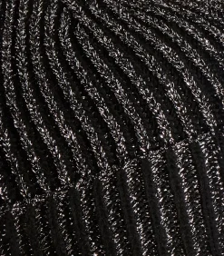 Zwarte muts met zilveren lurex, gebreid